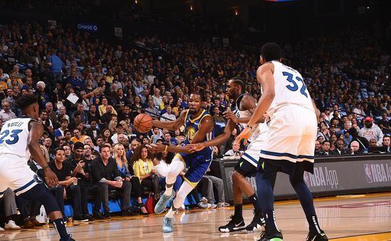  勇士绝杀雷霆终结对手七连胜势头  