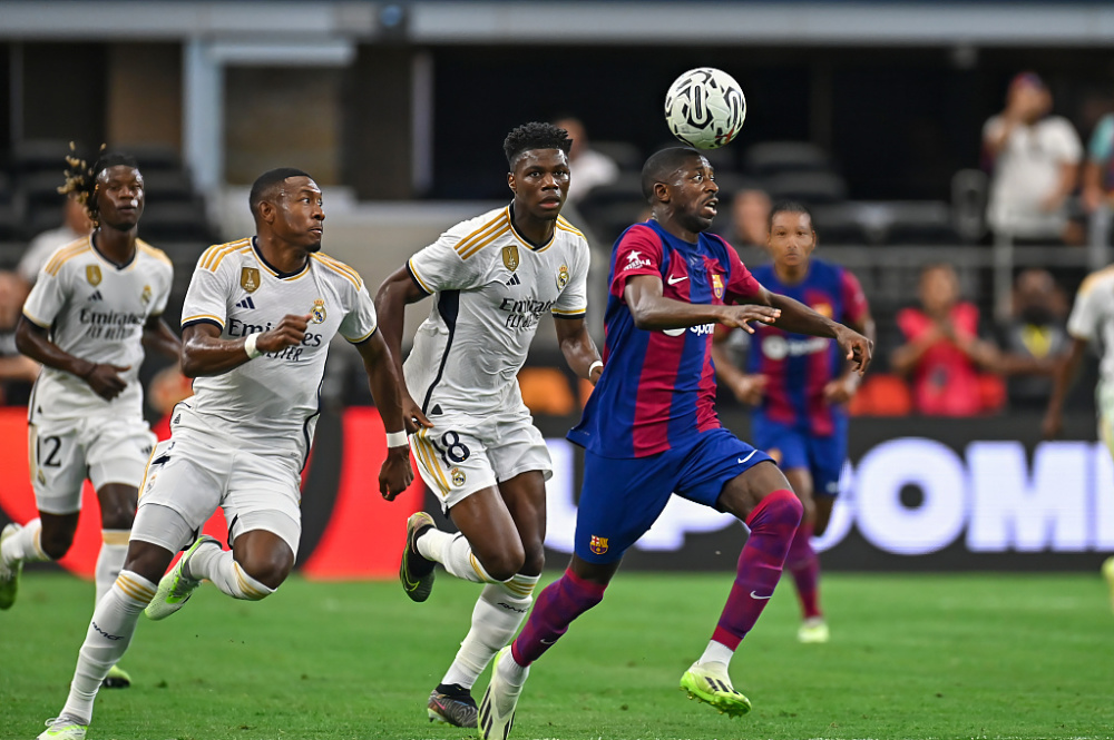  莱切小将荣膺月度最佳，展现巨大潜力